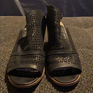 Vince Camuto Black Block Heels Size 7.5